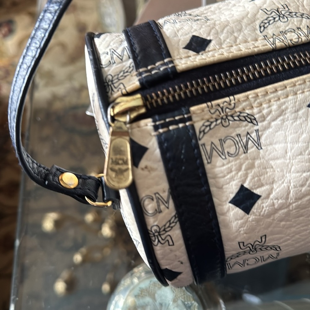 MCM bag Cylinder Crossbody - Picture 6 of 7